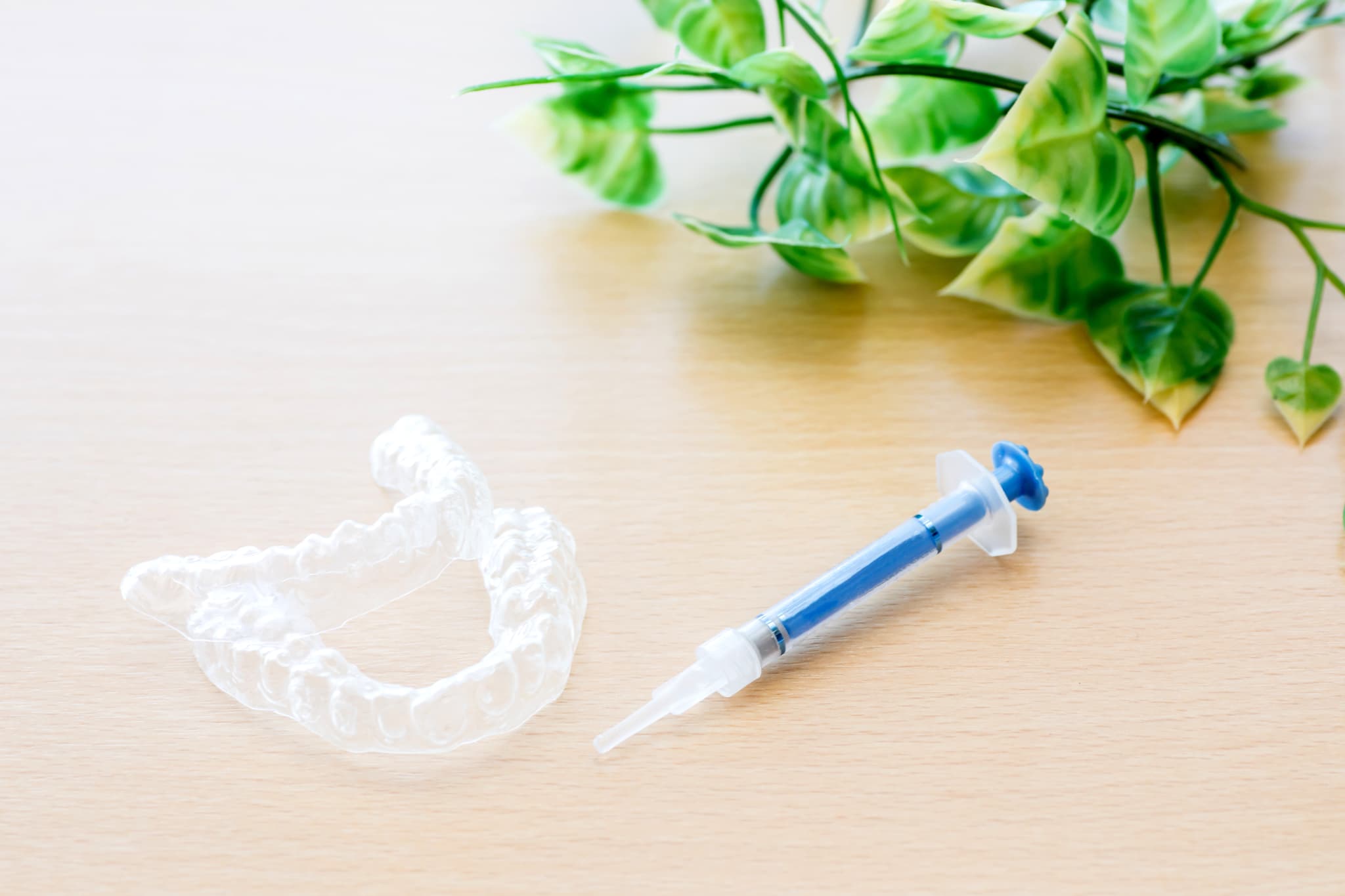 ホームホワイトニングに使用するマウスピースと薬剤