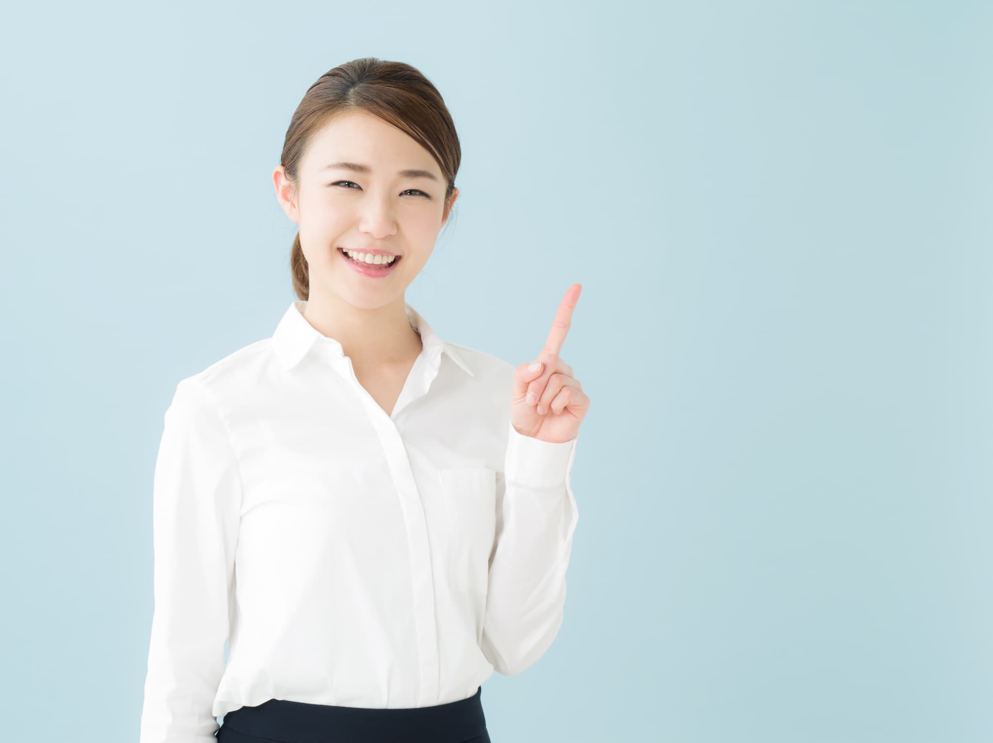 治療後の注意点と再発予防のポイントを示す女性