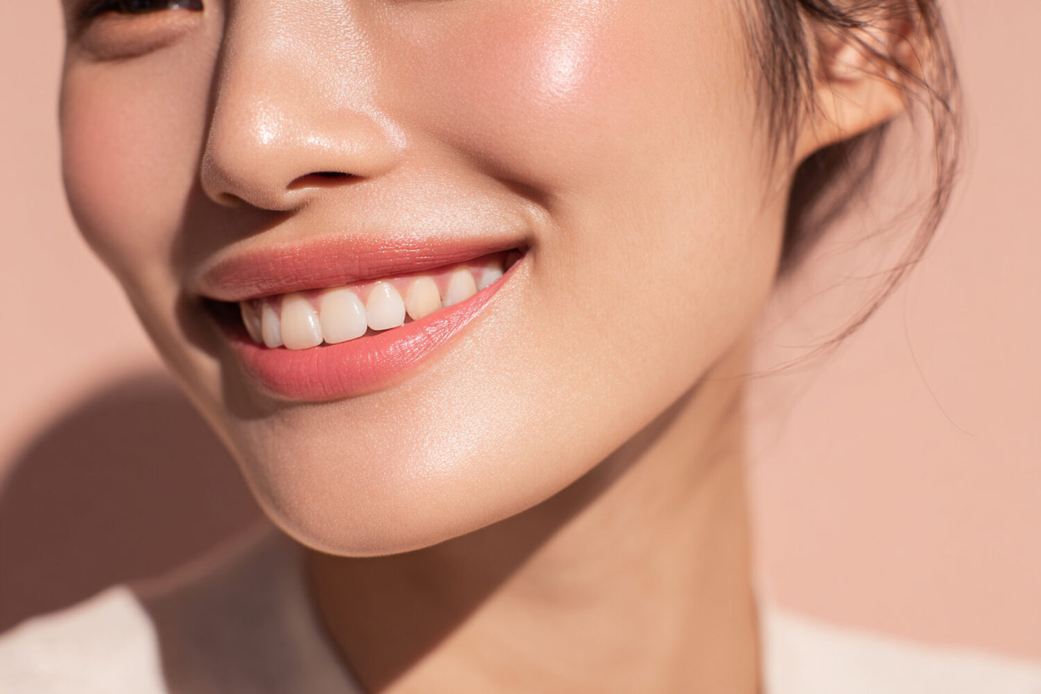 審美治療をしたため歯がきれいな女性