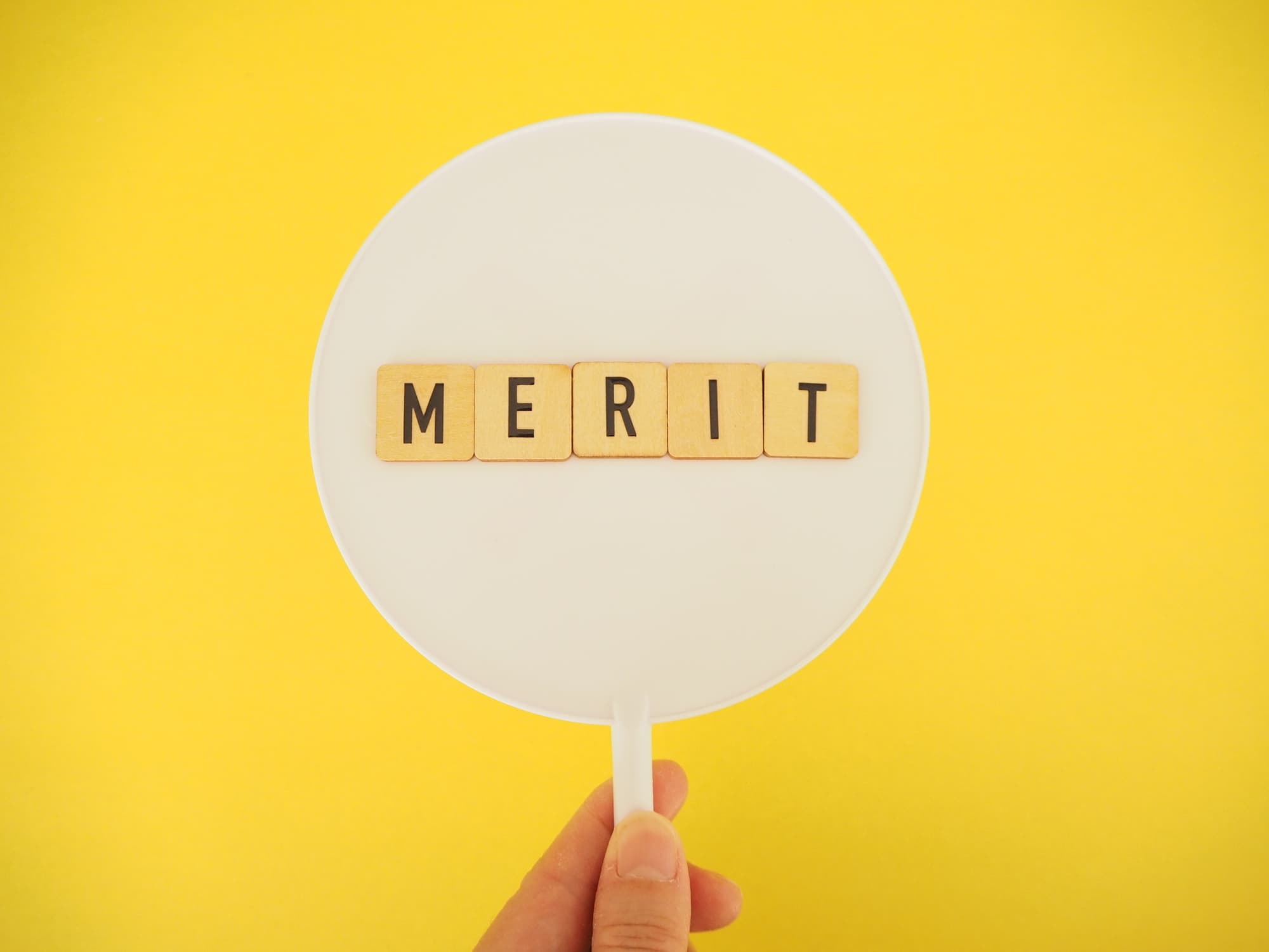 八重歯を矯正するメリットのイメージ